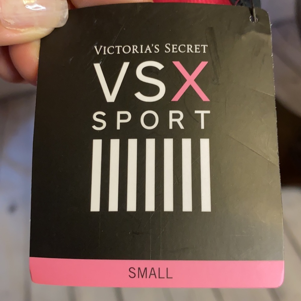 Victoria’s Secret sport Razorback - Picture 3 of 6